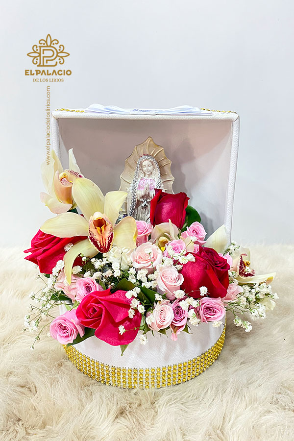 Virgen con flor 100