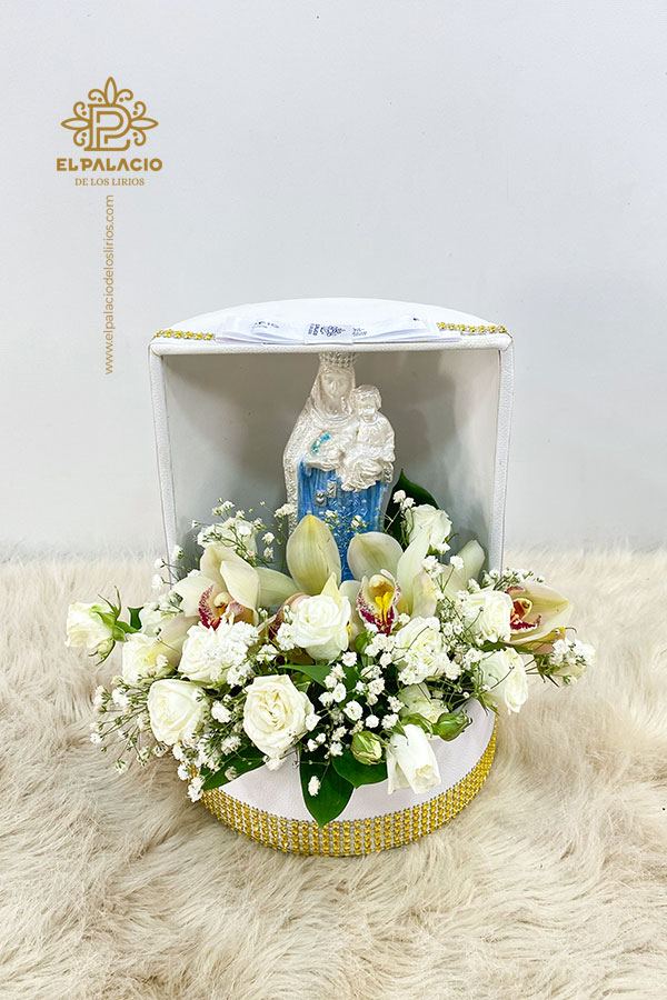 Virgen con flor 110