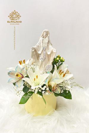 Virgen con flor 129