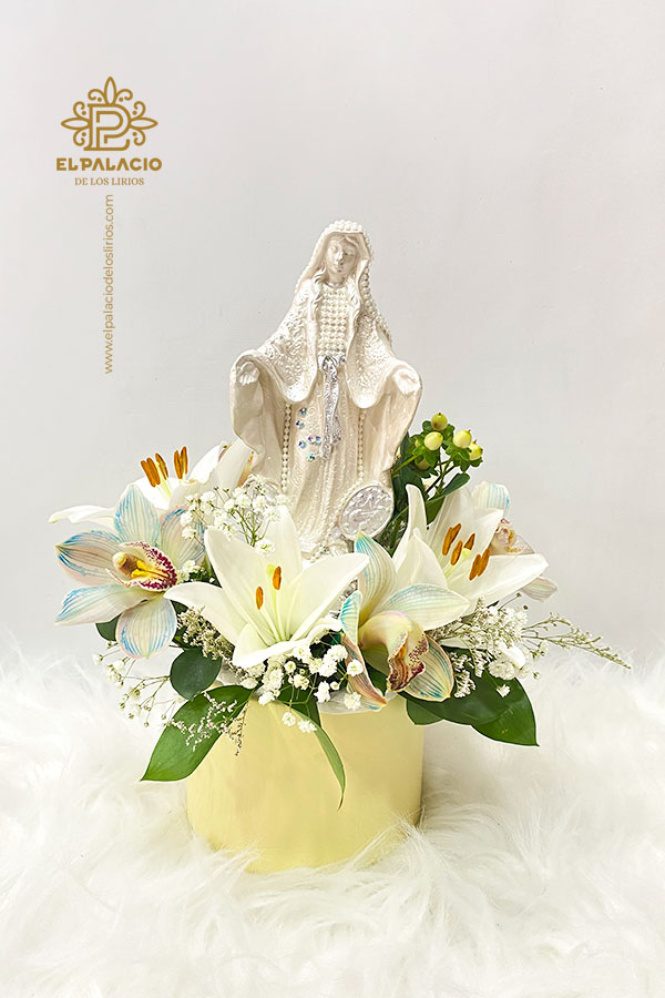 Virgen con flor 129