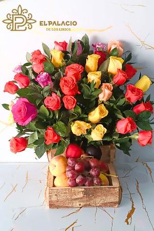 Ramo con rosas, frutas, mes de la madre