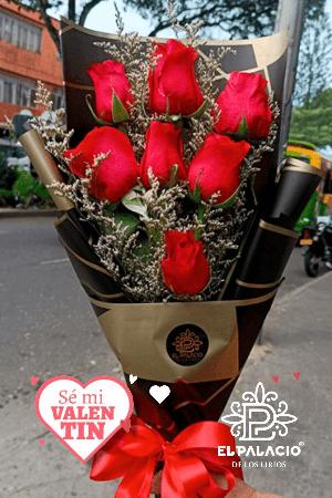Susurro de 7 rosas rojas